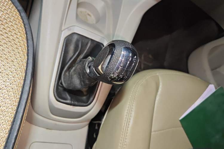 Used Citroen Elysee 2014 1.6L Manual Fashion Edition Gear Lever