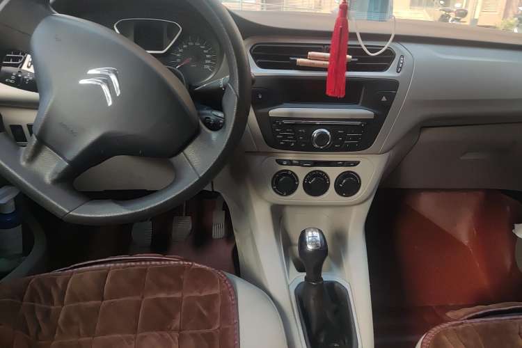 Used Citroen Elysee 2014 1.6L Manual Comfort Model Gear Lever