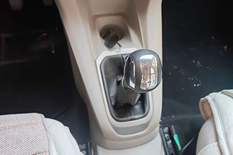 Used Citroen Elysee 2014 1.6L Manual Fashion Edition Gear Lever