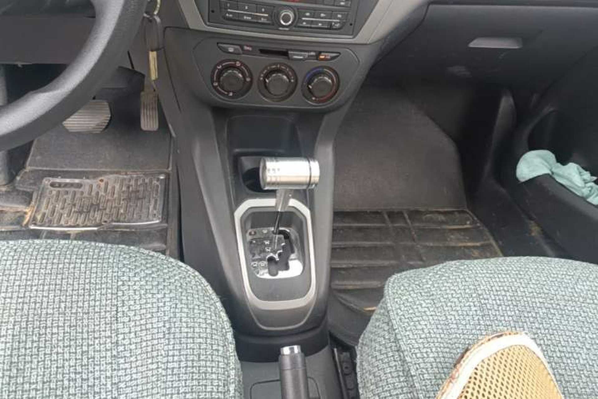 Used Citroen Elysee 2014 1.6L Automatic Fashion Model Gear Lever
