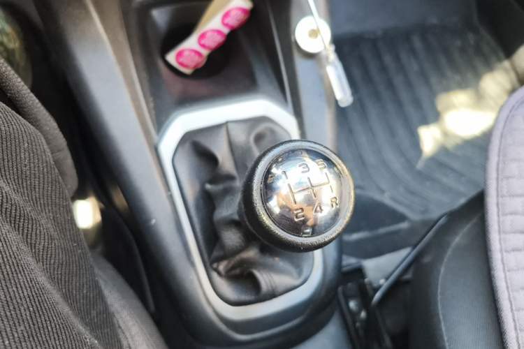 Used Citroen Elysee 2014 1.6L Manual Fashion Edition Gear Lever
