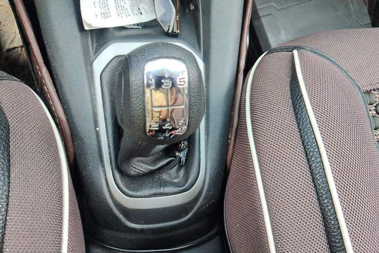Used Citroen Elysee 2014 1.6L Manual Fashion Edition Gear Lever