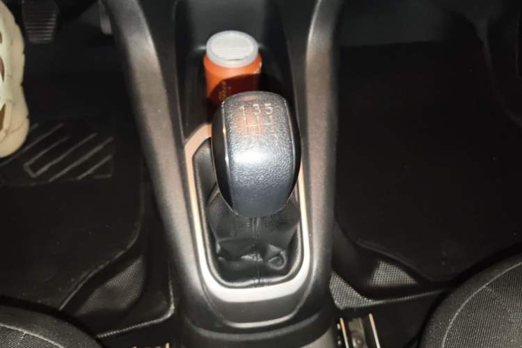 Used Citroen Elysee 2014 1.6L Manual Comfort Model Gear Lever