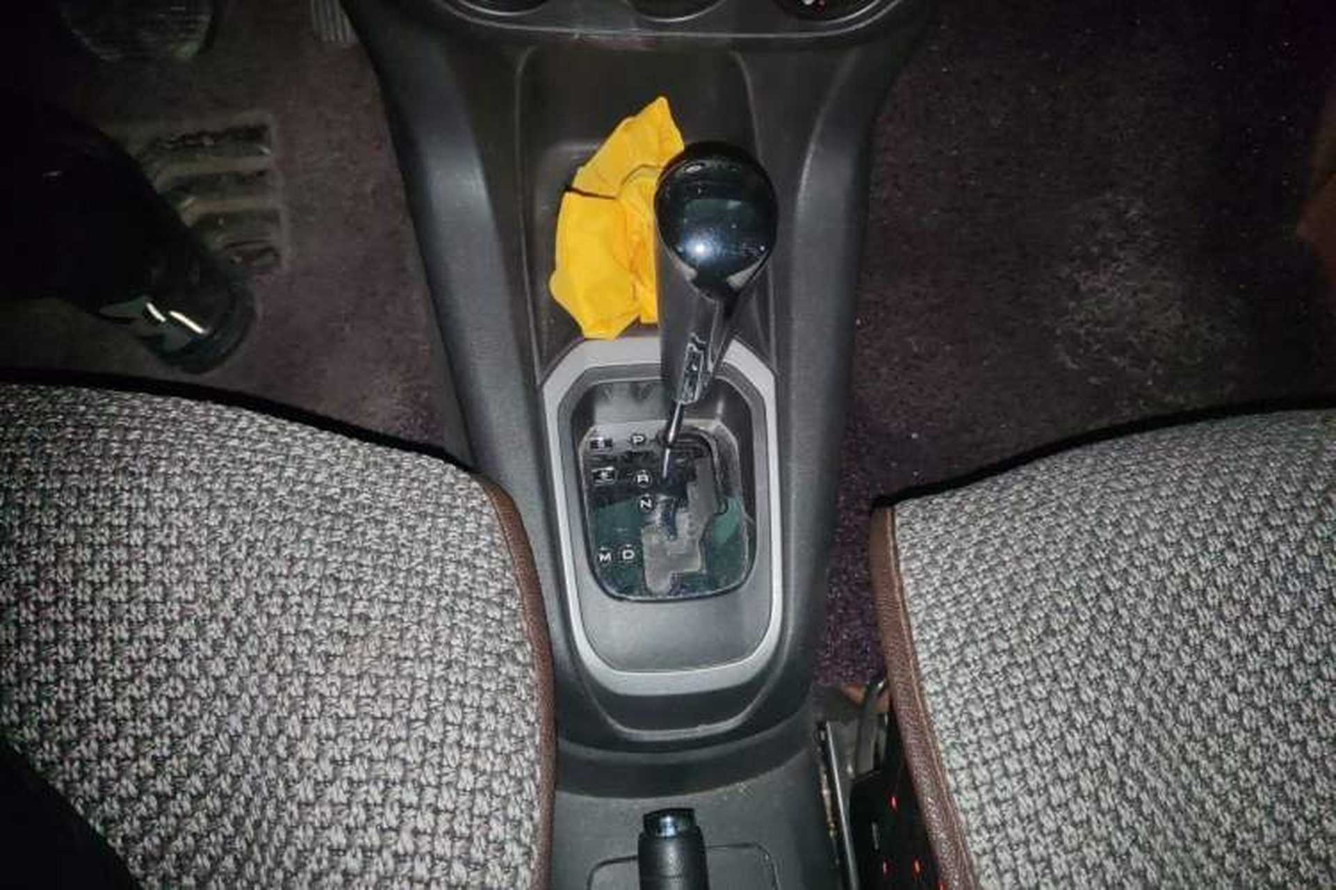 Used Citroen Elysee 2014 1.6L Automatic Comfort Model Gear Lever