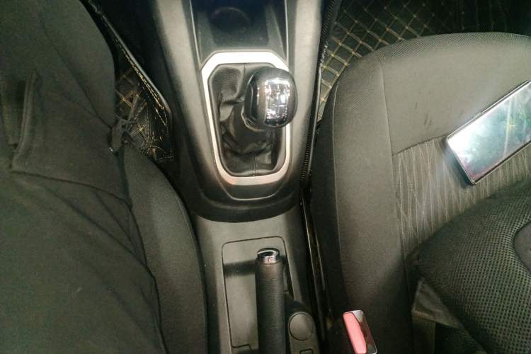 Used Citroen Elysee 2014 1.6L Manual Fashion Edition Gear Lever