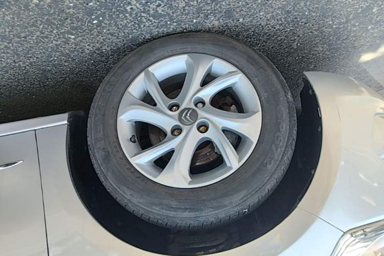 Used Citroen Elysee 2014 1.6L Manual Comfort Model Left Front Wheel Hub