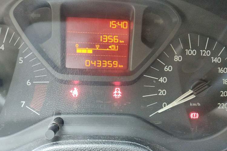 Used Citroen Elysee 2014 1.6L Manual Fashion Edition Odometer Close Up