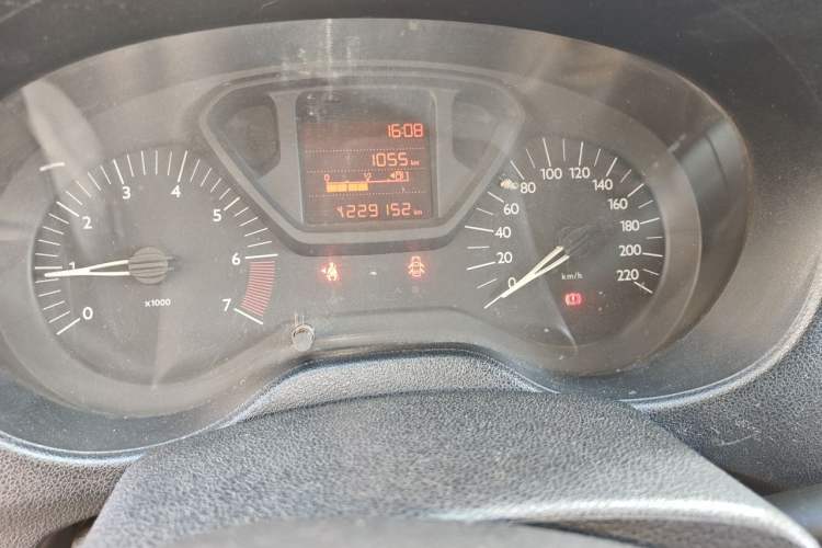 Used Citroen Elysee 2014 1.6L Manual Fashion Edition Odometer Close Up