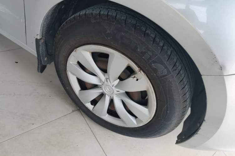 Used Citroen Elysee 2014 1.6L Manual Fashion Edition Right Front Wheel Hub