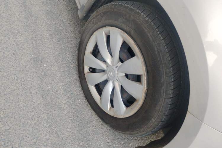 Used Citroen Elysee 2014 1.6L Manual Fashion Edition Right Front Wheel Hub