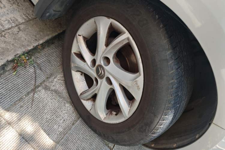 Used Citroen Elysee 2014 1.6L Manual Comfort Model Right Front Wheel Hub