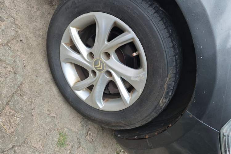 Used Citroen Elysee 2014 1.6L Manual Fashion Model CNG Right Front Wheel Hub