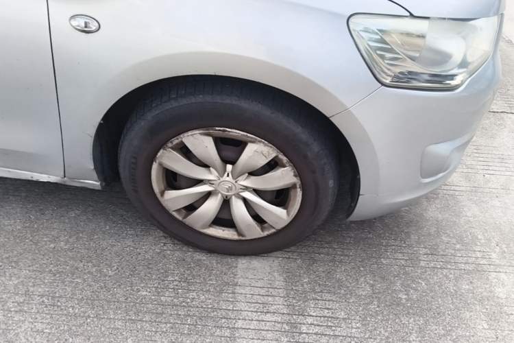 Used Citroen Elysee 2014 1.6L Manual Fashion Edition Right Front Wheel Hub