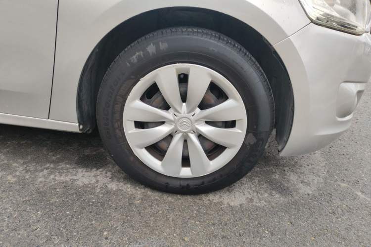 Used Citroen Elysee 2014 1.6L Manual Fashion Model CNG Right Front Wheel Hub