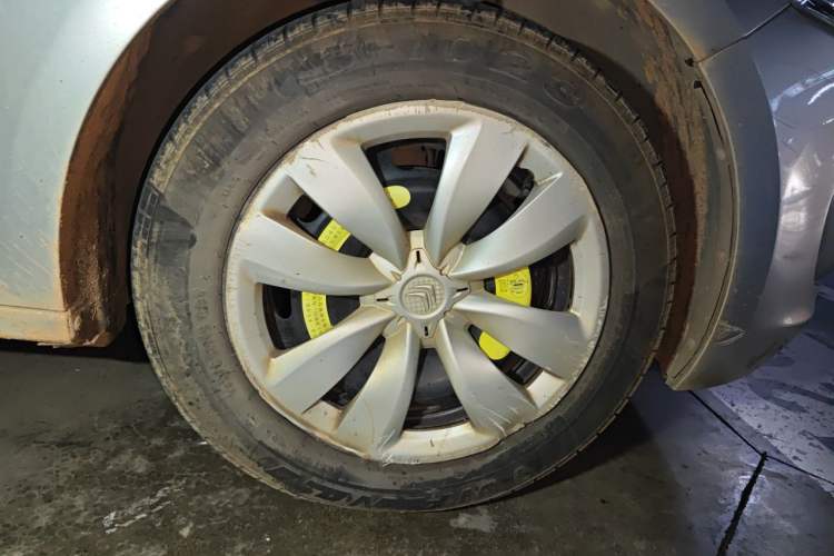 Used Citroen Elysee 2014 1.6L Manual Fashion Edition Right Front Wheel Hub