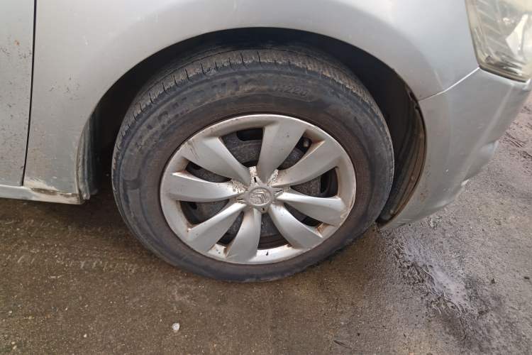 Used Citroen Elysee 2014 1.6L Manual Fashion Model CNG Right Front Wheel Hub