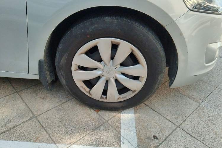 Used Citroen Elysee 2014 1.6L Manual Fashion Edition Right Front Wheel Hub