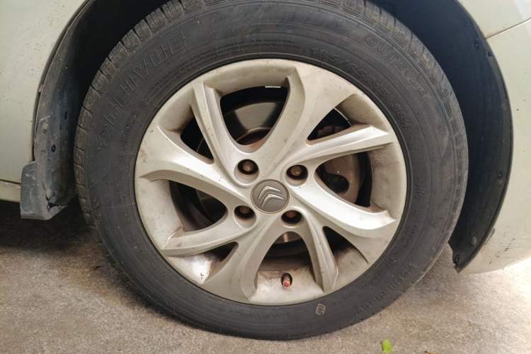 Used Citroen Elysee 2014 1.6L Automatic Fashion Model Right Front Wheel Hub