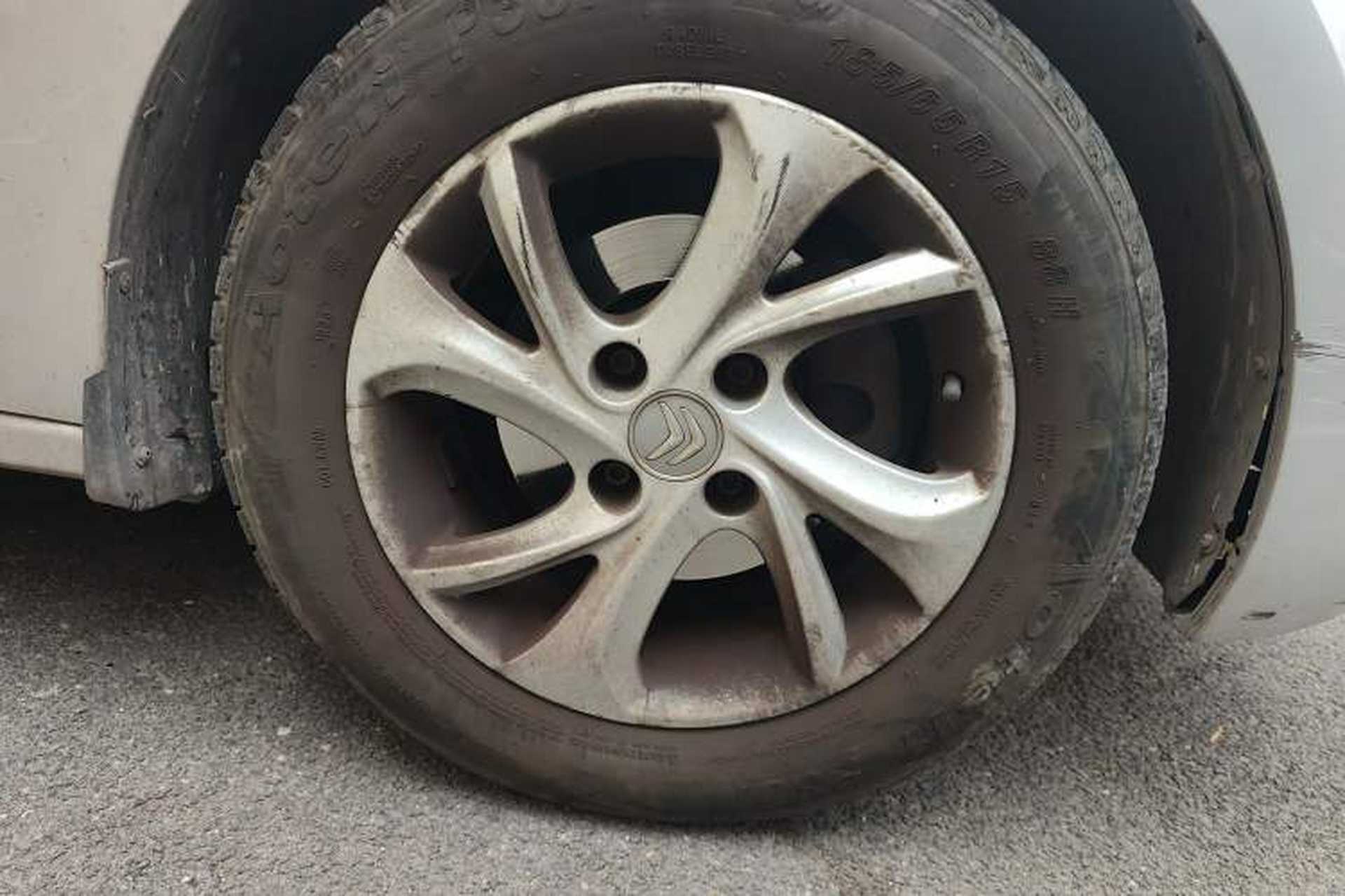 Used Citroen Elysee 2014 1.6L Manual Fashion Model CNG Right Front Wheel Hub