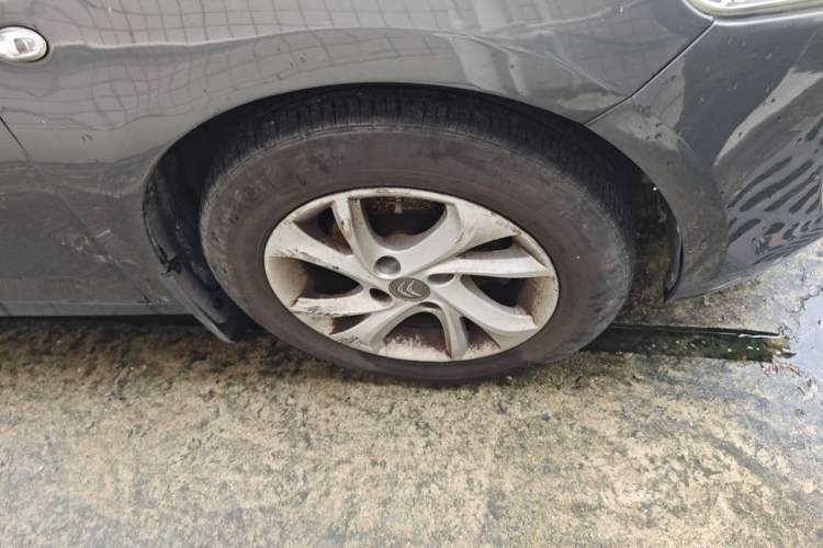 Used Citroen Elysee 2014 1.6L Manual Fashion Edition Right Front Wheel Hub