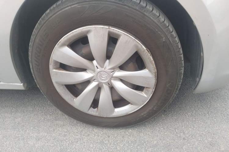 Used Citroen Elysee 2014 1.6L Manual Fashion Edition Right Front Wheel Hub