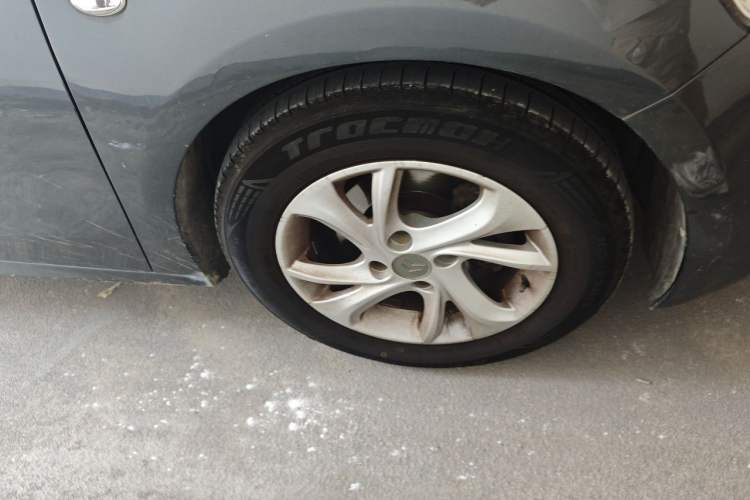 Used Citroen Elysee 2014 1.6L Automatic Fashion Model Right Front Wheel Hub