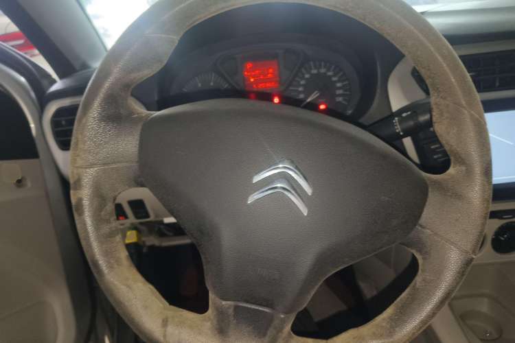 Used Citroen Elysee 2014 1.6L Automatic Fashion Model Steering Wheel