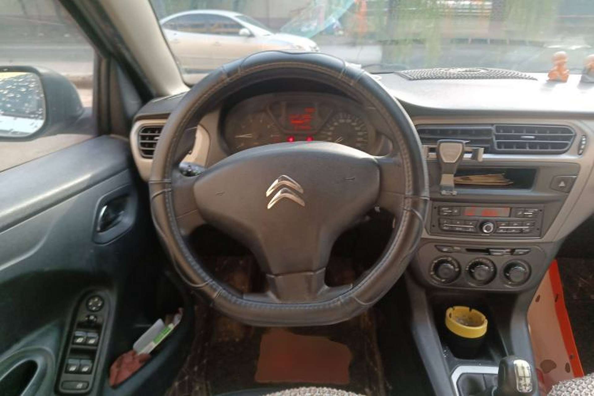Used Citroen Elysee 2014 1.6L Manual Fashion Model CNG Steering Wheel