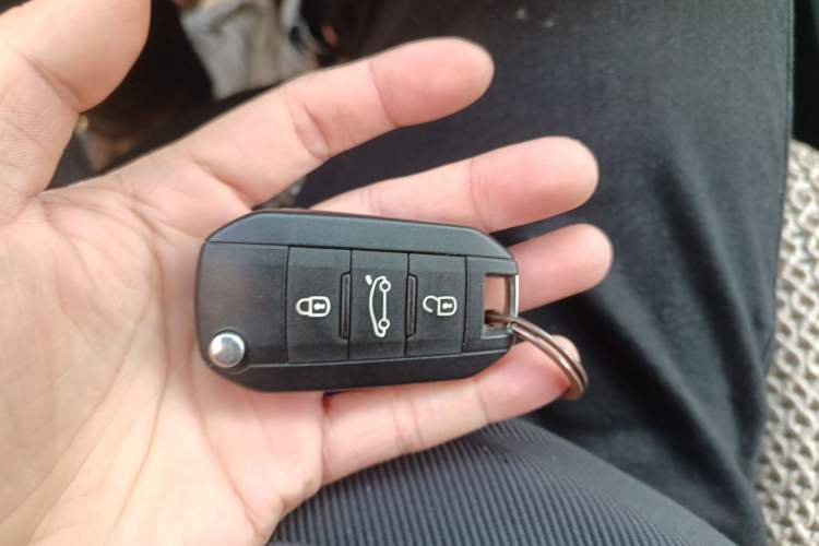 Used Citroen Elysee 2014 1.6L Manual Fashion Model CNG Vehicle Key
