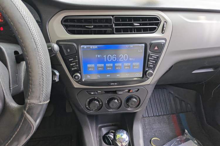 Used Citroen Elysee 2014 1.6L Automatic Fashion Model Audio And AC Panel