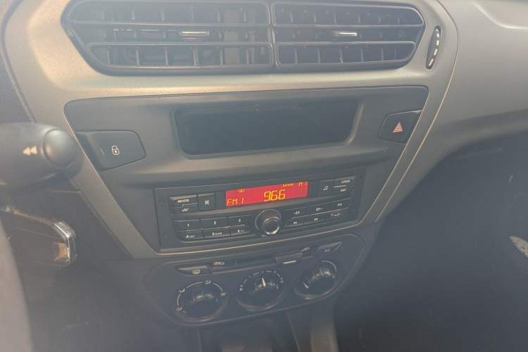 Used Citroen Elysee 2014 1.6L Manual Fashion Edition Audio And AC Panel