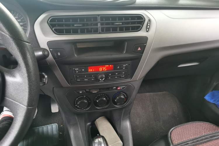 Used Citroen Elysee 2014 1.6L Manual Fashion Model CNG Audio And AC Panel