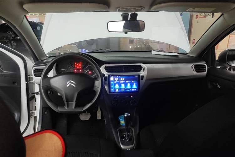 Used Citroen Elysee 2014 1.6L Automatic Fashion Model Center Console