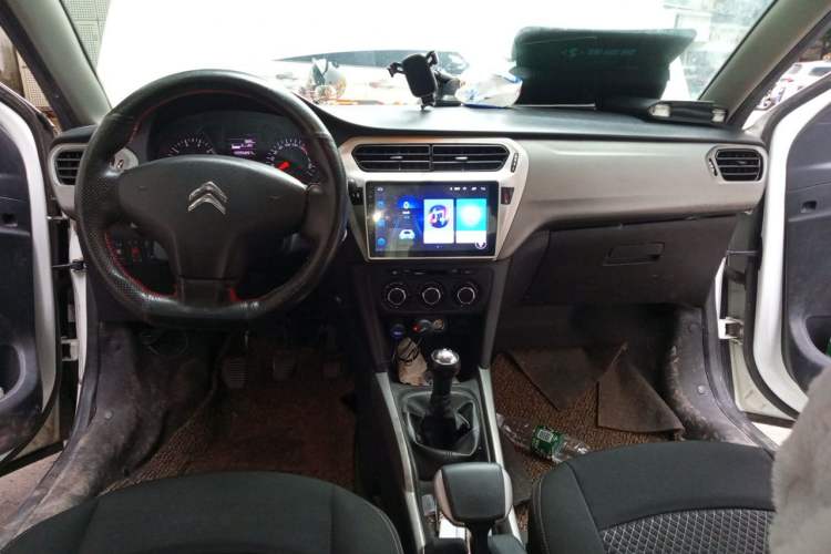 Used Citroen Elysee 2014 1.6L Manual Fashion Model CNG Center Console