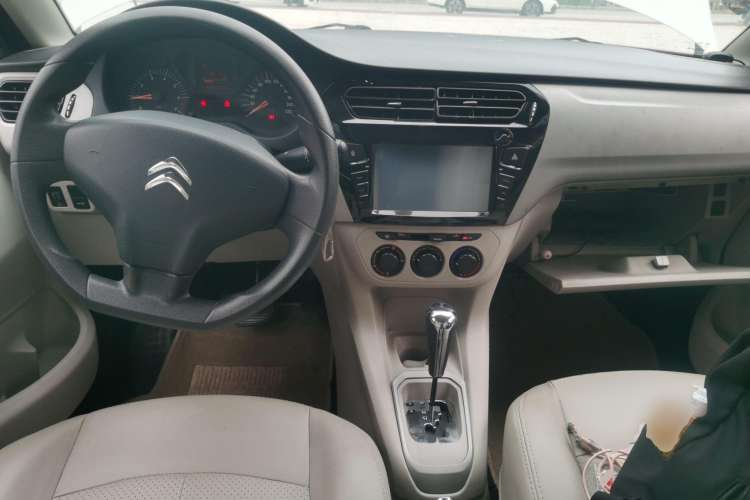 Used Citroen Elysee 2014 1.6L Automatic Fashion Model Center Console