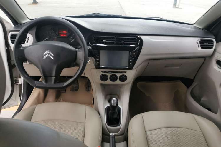 Used Citroen Elysee 2014 1.6L Manual Fashion Edition Center Console