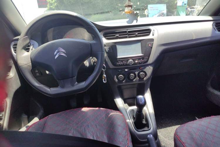 Used Citroen Elysee 2014 1.6L Manual Fashion Edition Center Console