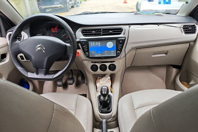 Used Citroen Elysee 2014 1.6L Manual Fashion Edition Center Console