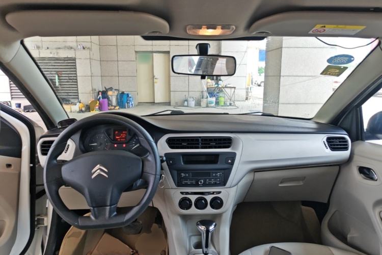 Used Citroen Elysee 2014 1.6L Automatic Fashion Model Center Console