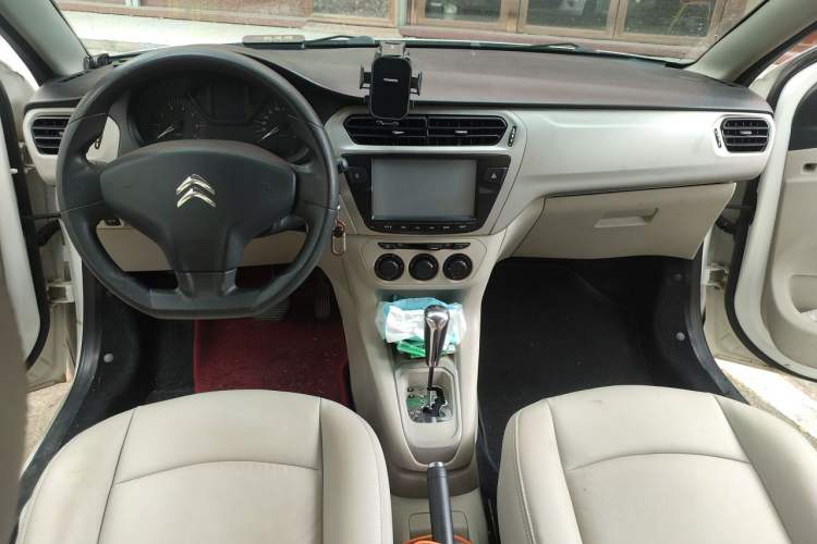 Used Citroen Elysee 2014 1.6L Automatic Fashion Model Center Console