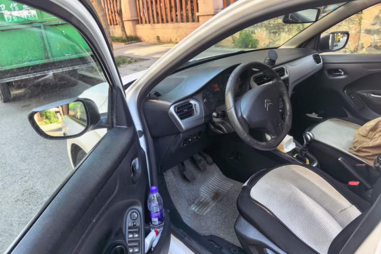 Used Citroen Elysee 2014 1.6L Manual Fashion Model CNG Driver Seat