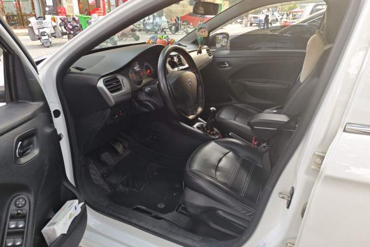 Used Citroen Elysee 2014 1.6L Manual Fashion Model CNG Driver Seat