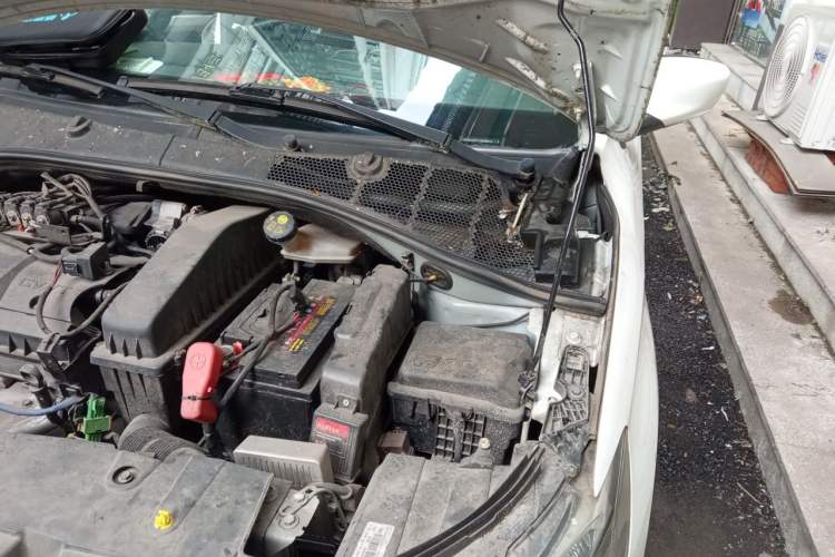 Used Citroen Elysee 2014 1.6L Manual Fashion Model CNG Engine Bay Left