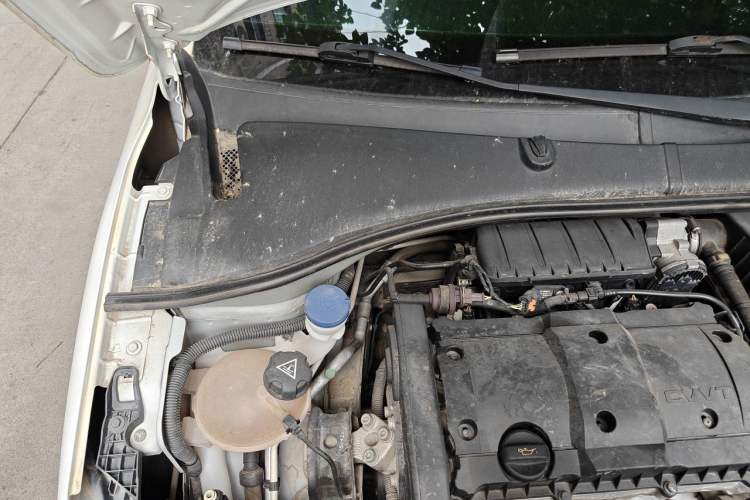 Used Citroen Elysee 2014 1.6L Manual Fashion Edition Engine Bay Right