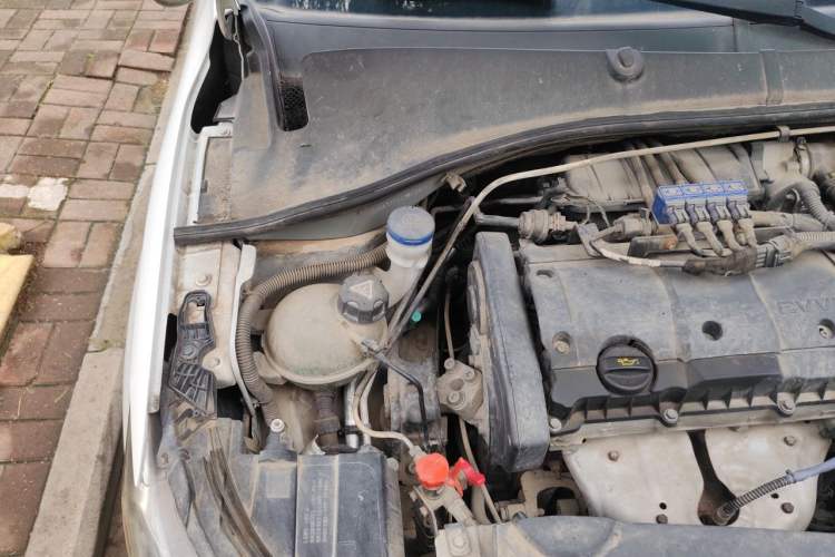 Used Citroen Elysee 2014 1.6L Manual Fashion Model CNG Engine Bay Right