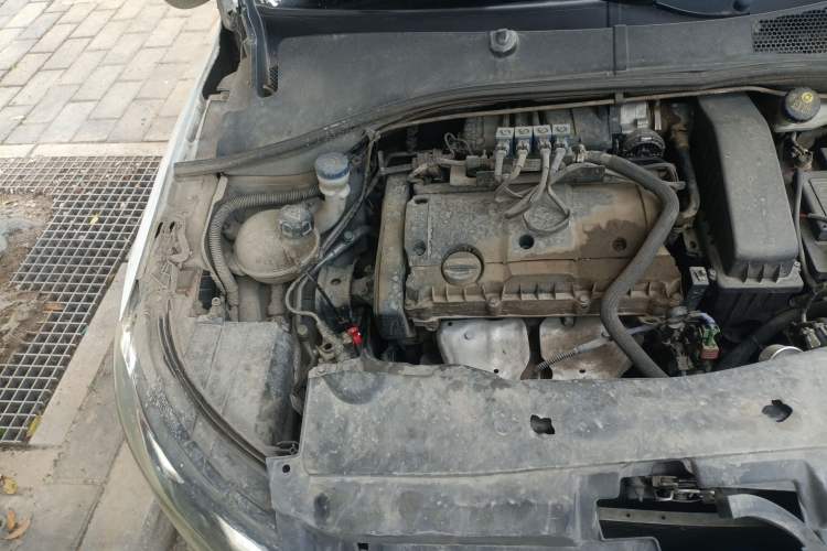 Used Citroen Elysee 2014 1.6L Manual Fashion Model CNG Engine Bay Right
