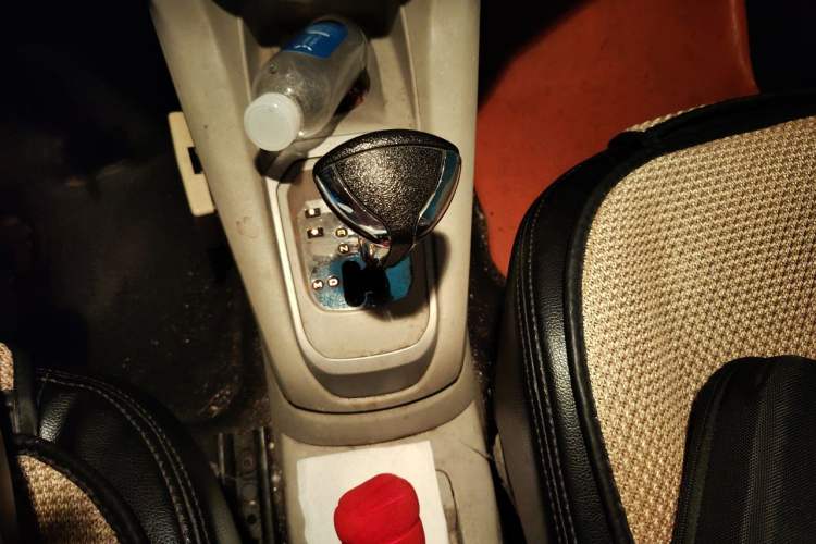 Used Citroen Elysee 2014 1.6L Automatic Fashion Model Gear Lever