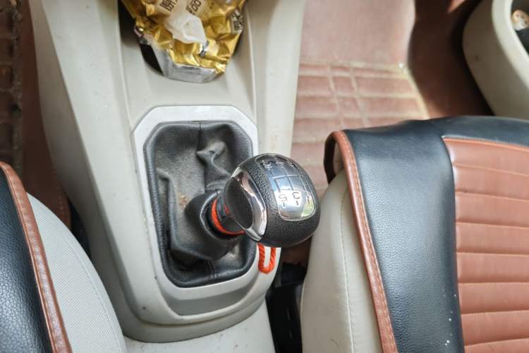 Used Citroen Elysee 2014 1.6L Manual Fashion Edition Gear Lever
