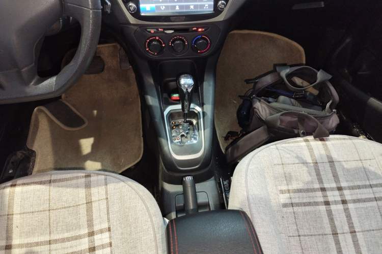 Used Citroen Elysee 2014 1.6L Automatic Fashion Model Gear Lever