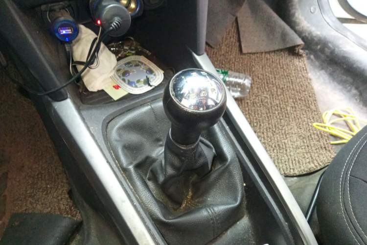 Used Citroen Elysee 2014 1.6L Manual Fashion Model CNG Gear Lever